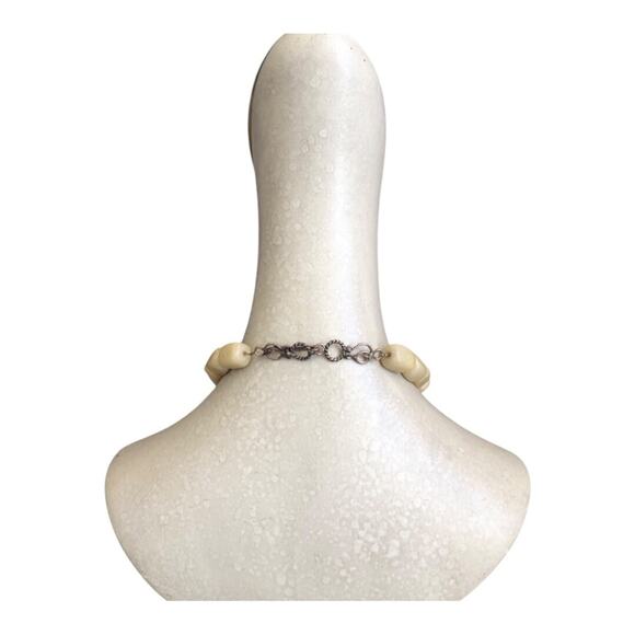 Handmade Slightly Irregular Beaded Carved Rose Pendant Chic Necklace Taupe Ivory - Picture 9 of 9